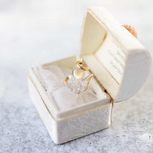 Lavie My Guardian Angel Treasure Chest Glass Figurine Keepsake Box - Picture 4 of 9